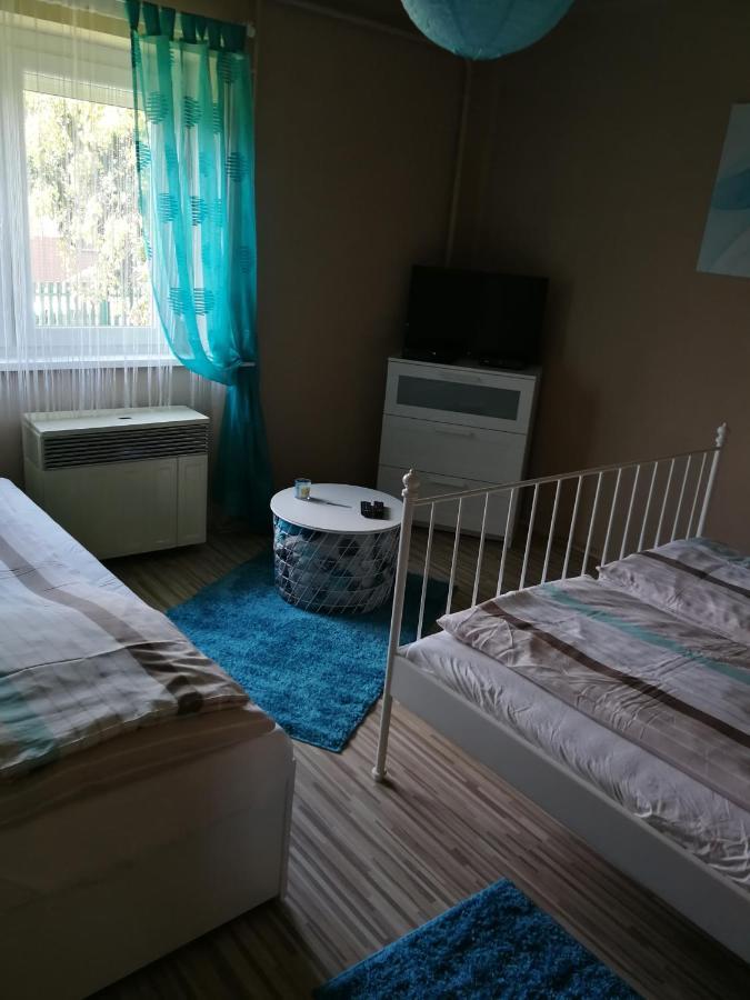 Zso-Ze Apartman Tiszafured Bagian luar foto