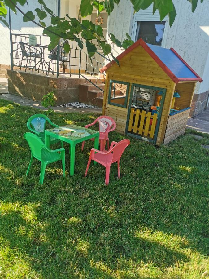 Zso-Ze Apartman Tiszafured Bagian luar foto